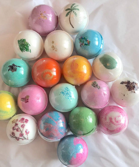 Four bath bombs assorted colors and scents our choice for a nice price - CraftedBath